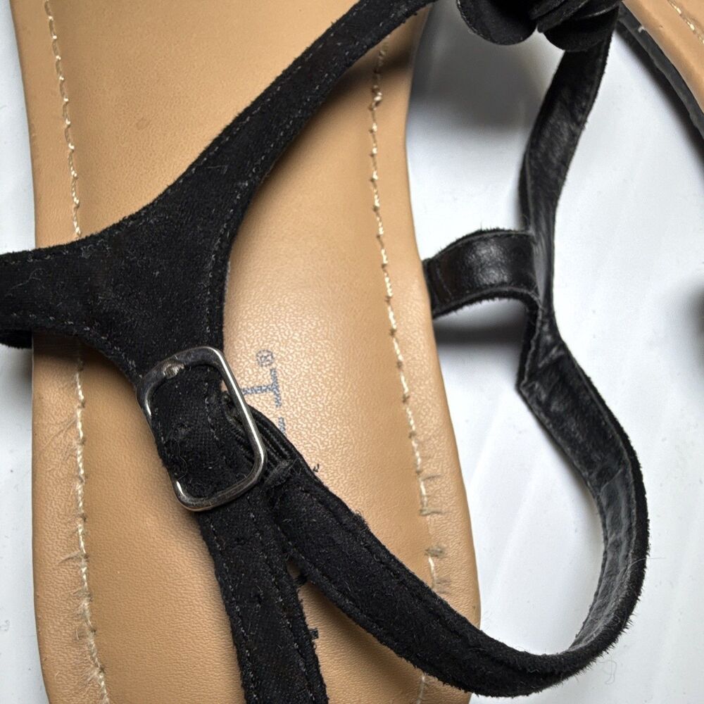 rue21 Black Tan Flower Thong Flat Sandals Faux Leather Buckle Women’s 8 - Picture 5 of 7